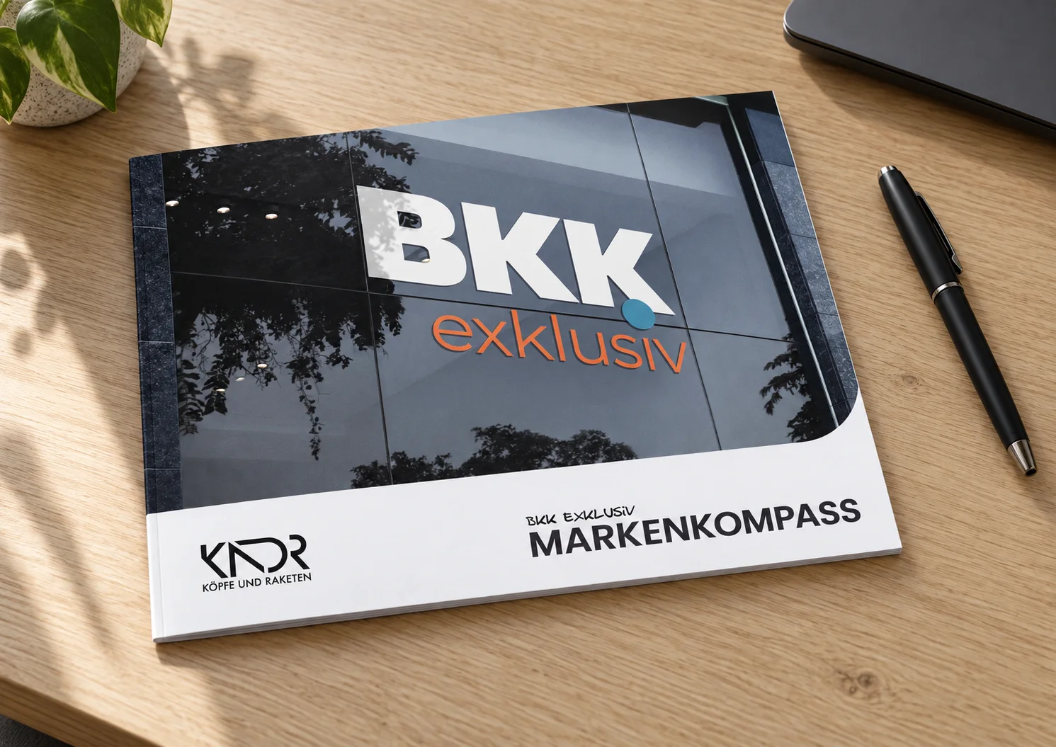 Beispielvisualisierung eines Brand-Playbook-Covers für BKK exklusiv, via KI bearbeitet