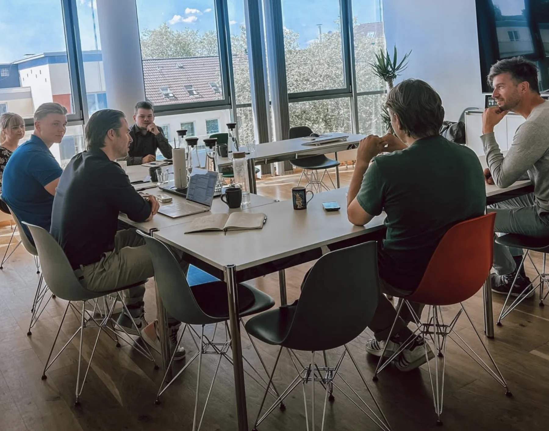 Besprechungsrunde im Projekt mit COFERMIN